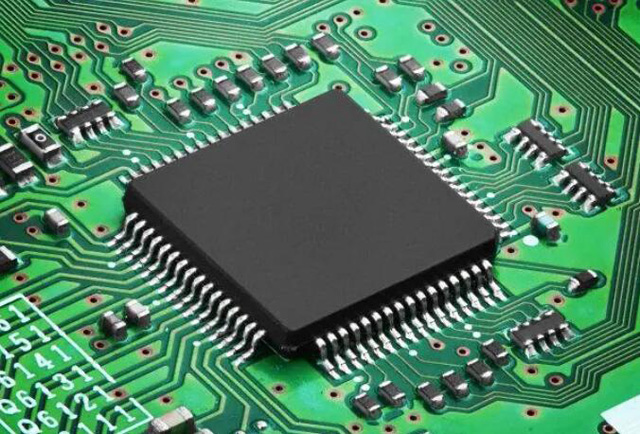 長期收購 [ST] 微控制器芯片： 收購汽車 MCU、入門級 MCU、無線 MCU