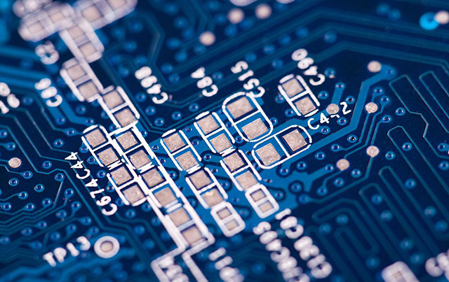 收購 Kinetic：USB 數(shù)據(jù)線保護、無線電源接收器、LCD 偏壓電源 IC