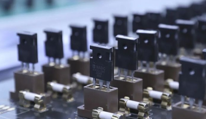 全世界回收電子產(chǎn)品，長期高價回收工廠剩余電子元器件ic！