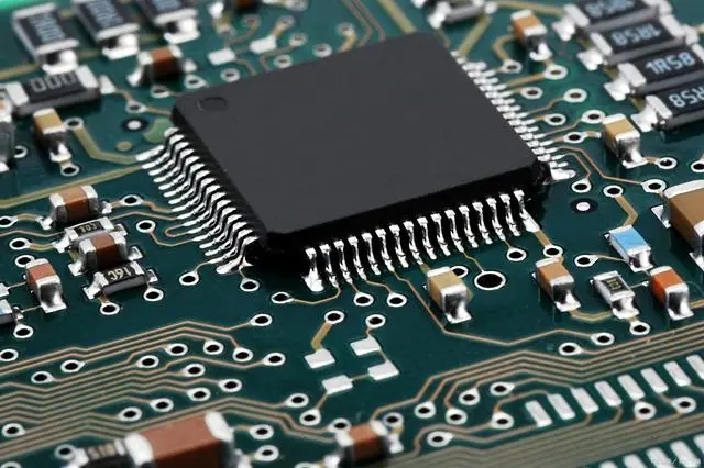 收購賽靈思現(xiàn)場可編程門陣列、意法半導(dǎo)體微控制器 MCU、德州儀器時鐘發(fā)生器