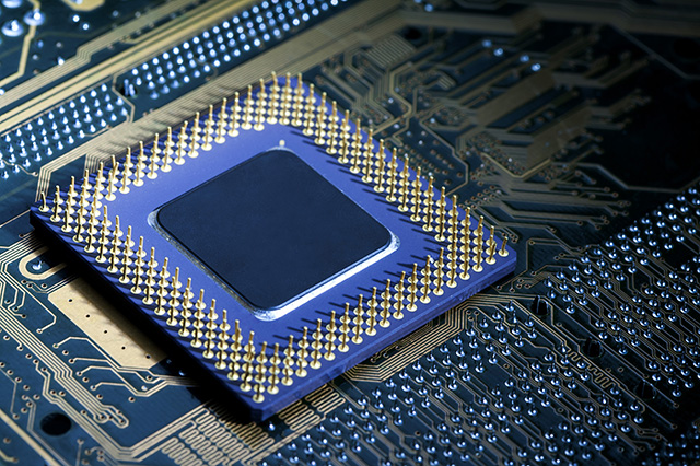 供應(yīng) Renesas 時鐘和定時：晶體振蕩器、抖動衰減器、VersaClock 可編程時鐘